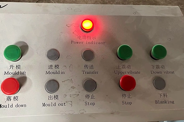 Operation control panel for QT4-35 small block making machine