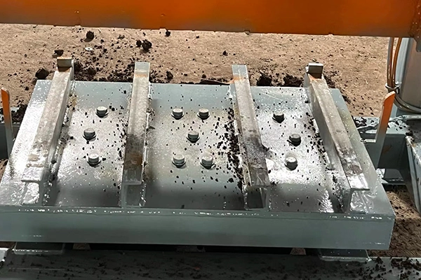 Vibration platform base for QT4-35 concrete block making machine