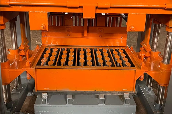 Lower mould base of QT4-35 small concrete block making machine